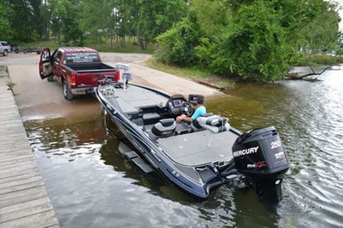 Boating Etiquette by gary Howey